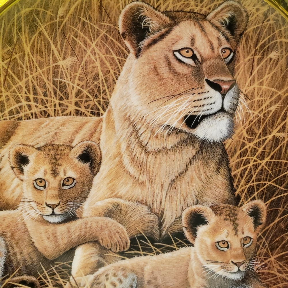 Vtg African Lioness & Cubs Plate 24Kt Gold Rim NWF - Picture 1 of 4